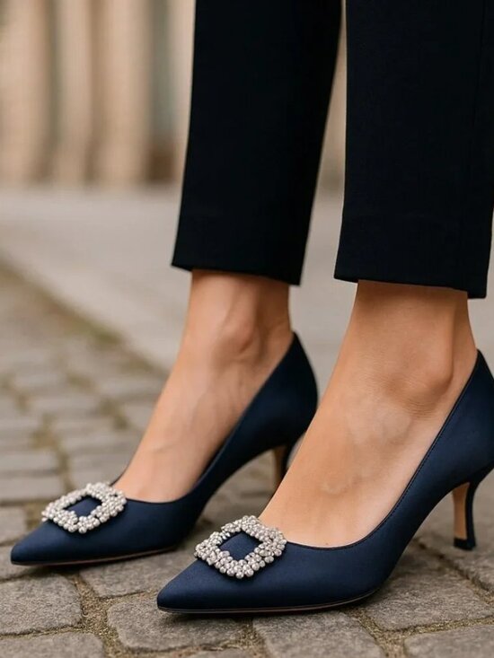 La Scada Shoes - LA SCADA Navy Satin Pumps 37 7 Heels Jeweled Brooch Pointy Toe Euro Luxe